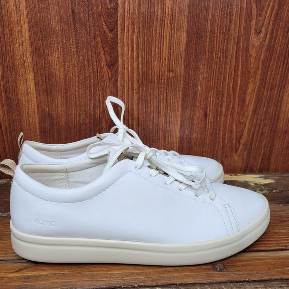 vionic aura paisley sneaker